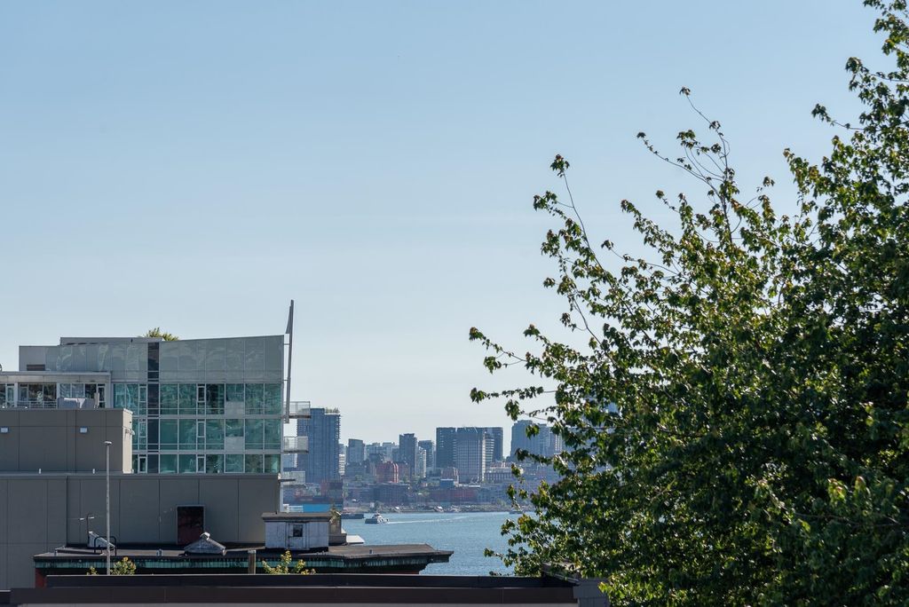 listing image 1108983847703293693