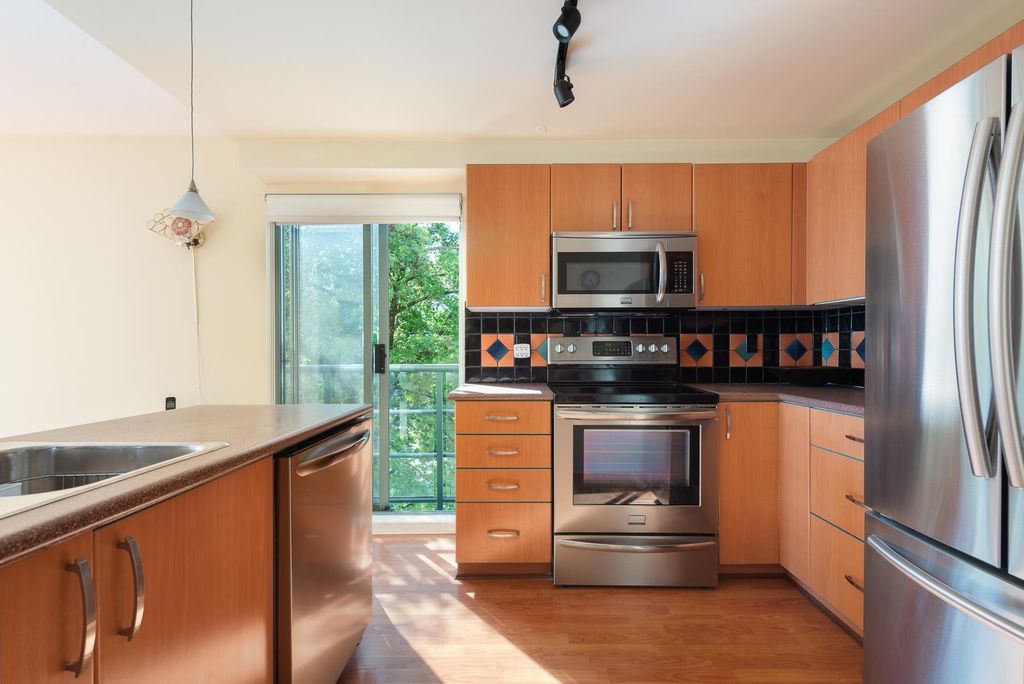 listing image 1105240867930440717