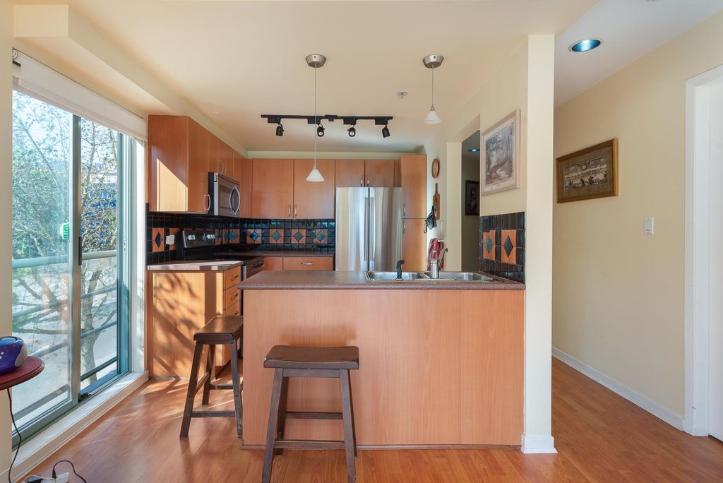 listing image 1100645484693922979