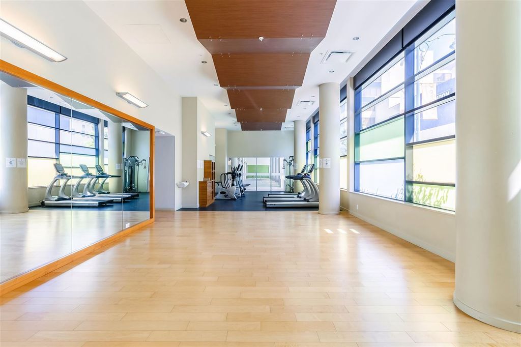 listing image 1108181178639693053