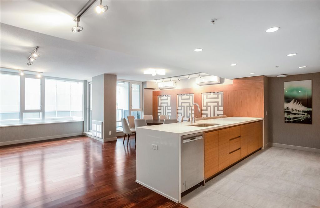 listing image 1103951354843342967