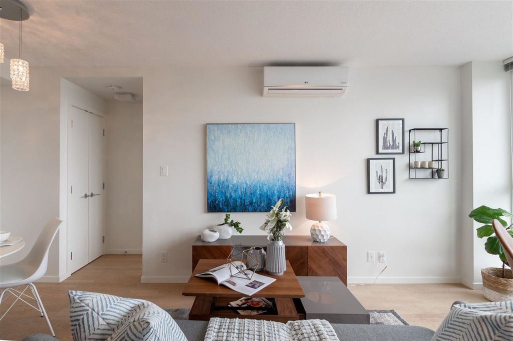 listing image 1104996384130843918