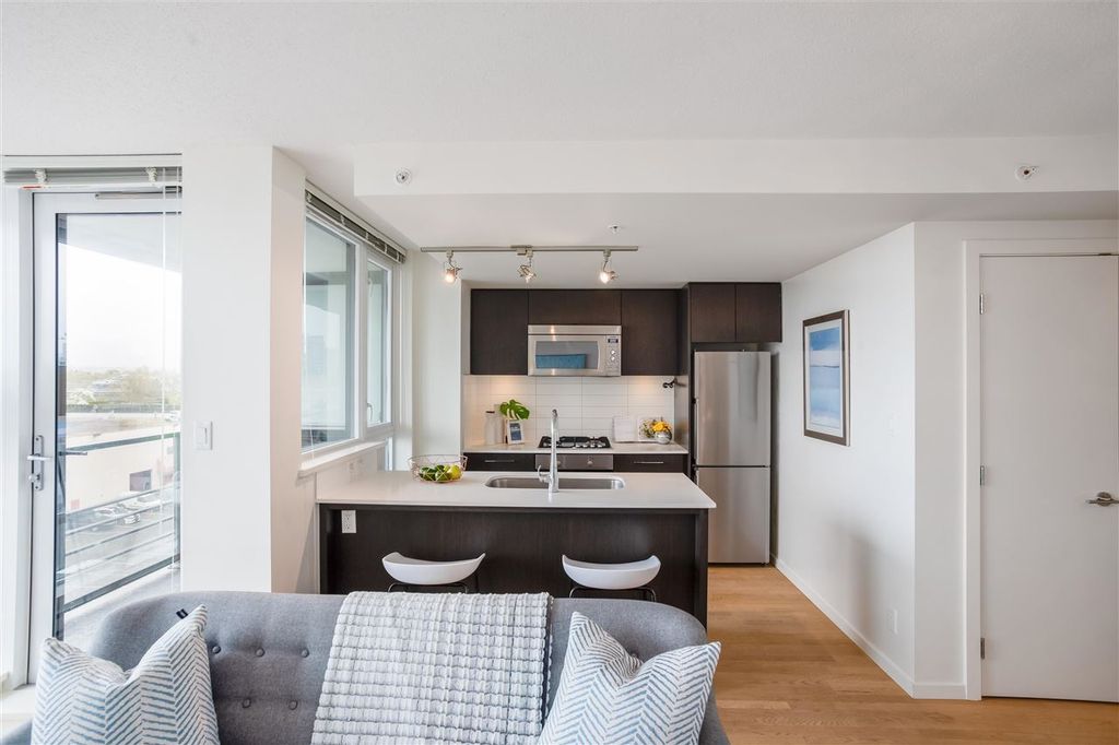 listing image 1104161165547154901