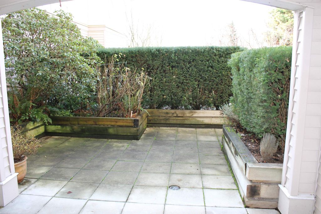 listing image 1101078142798179589