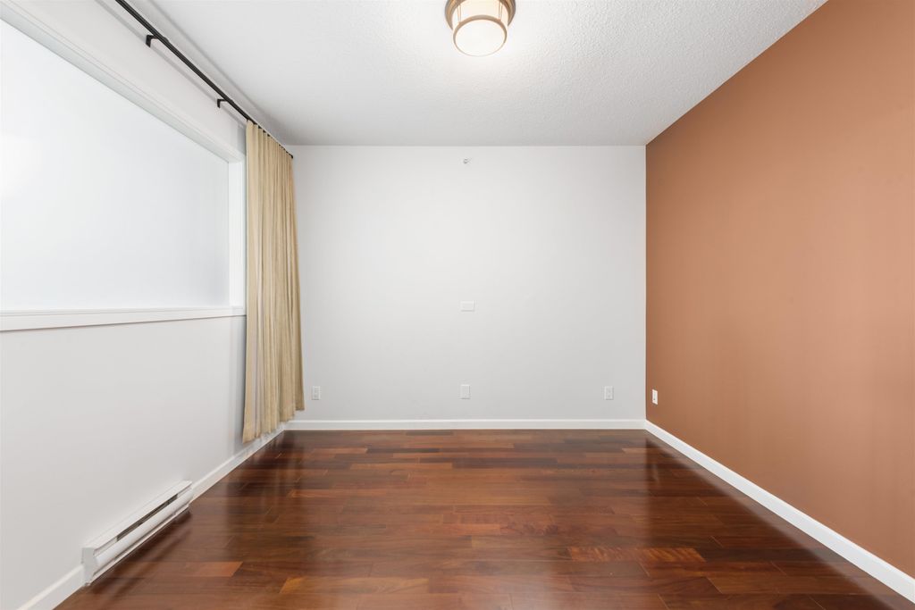 listing image 1107442905448321245