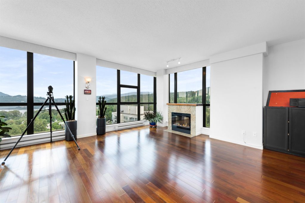 listing image 1106798263701684401