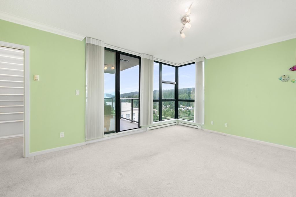 listing image 1100264629036263485
