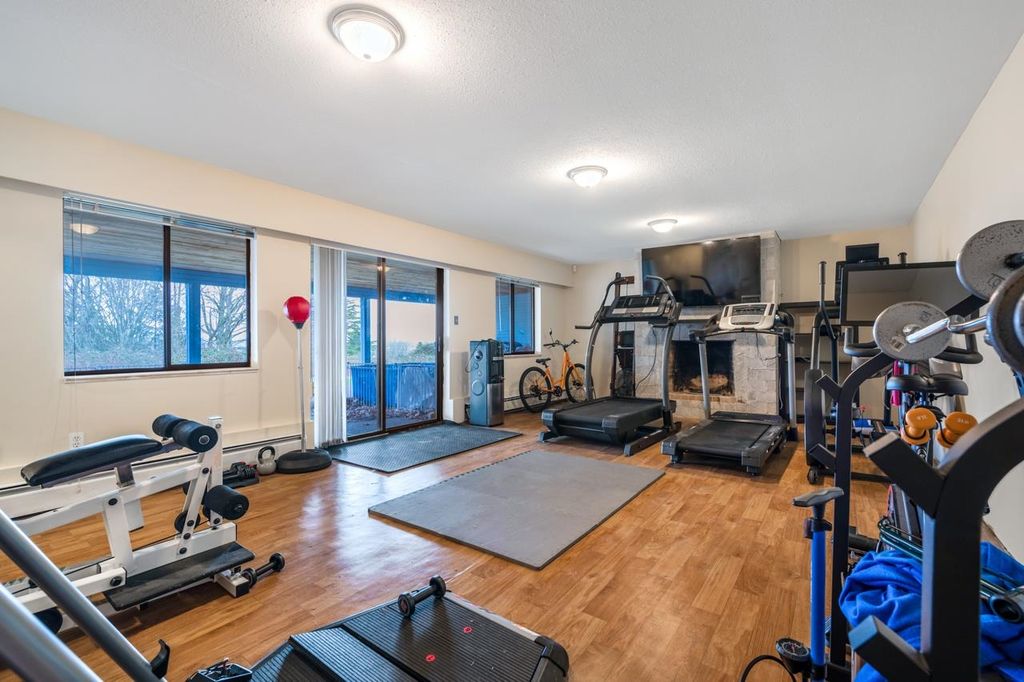 listing image 1104003234289305530