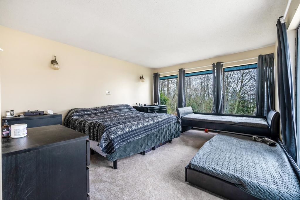 listing image 1107342104793107946