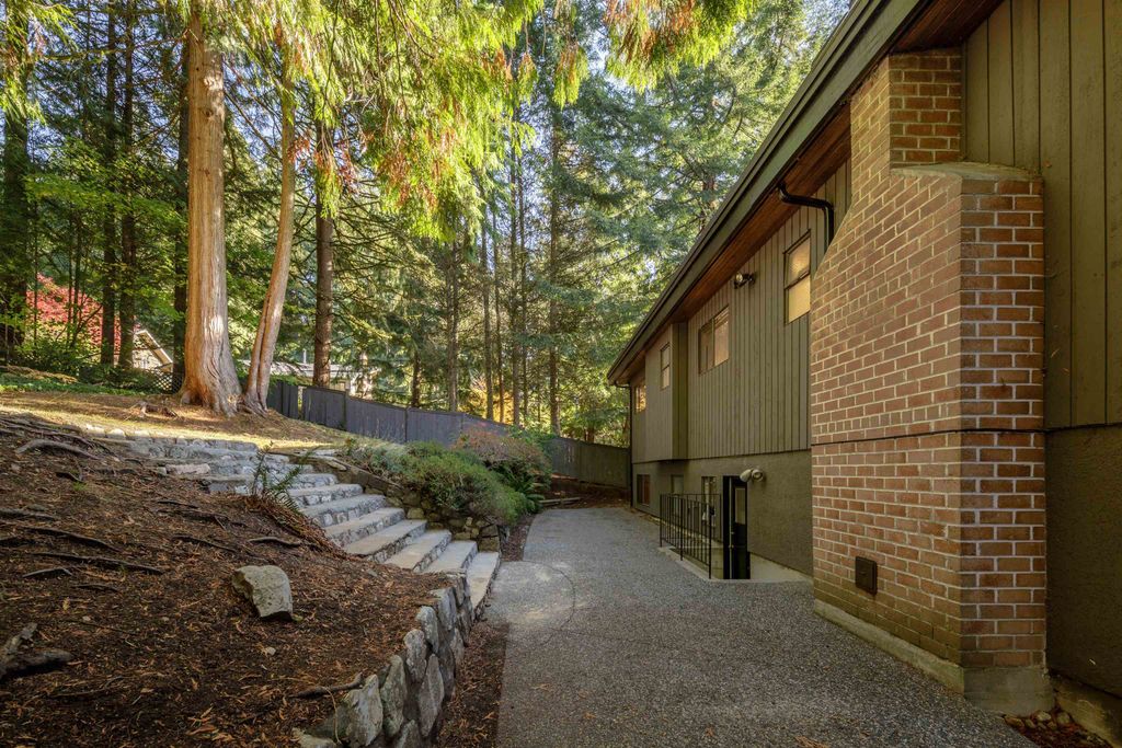 listing image 1106509635444681495