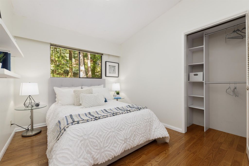 listing image 1104993184987895186