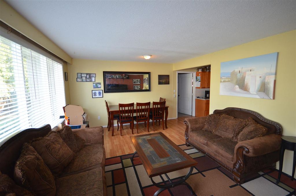 listing image 1101696366585965280