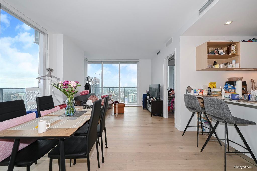 listing image 1109896581629605989
