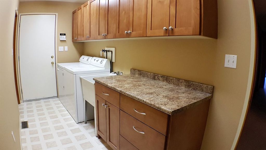listing image 1101850766300642976