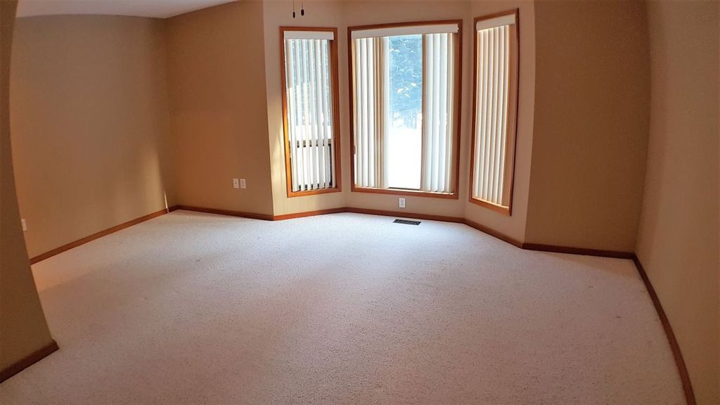 listing image 1102460470076099850