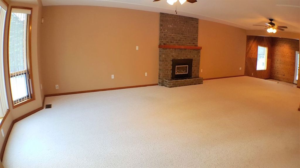 listing image 1102959325044870896