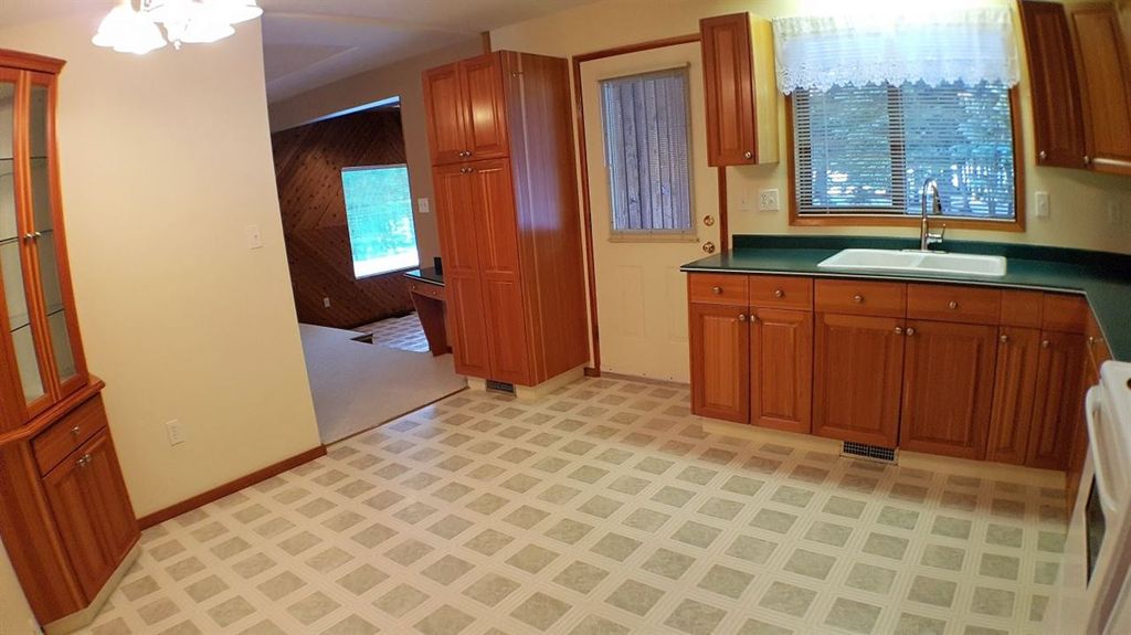 listing image 1103845568474057375