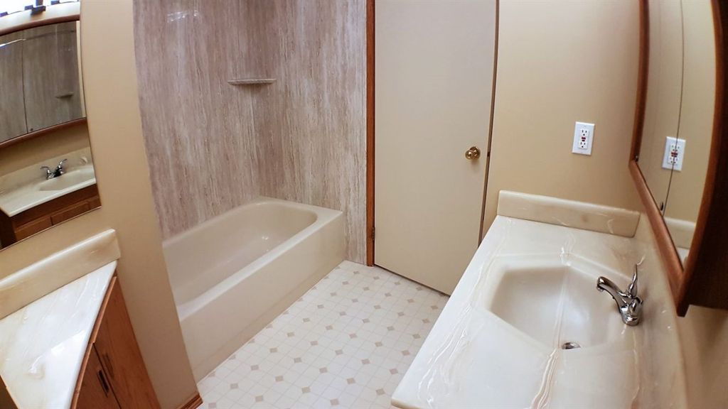 listing image 1100645306196726360