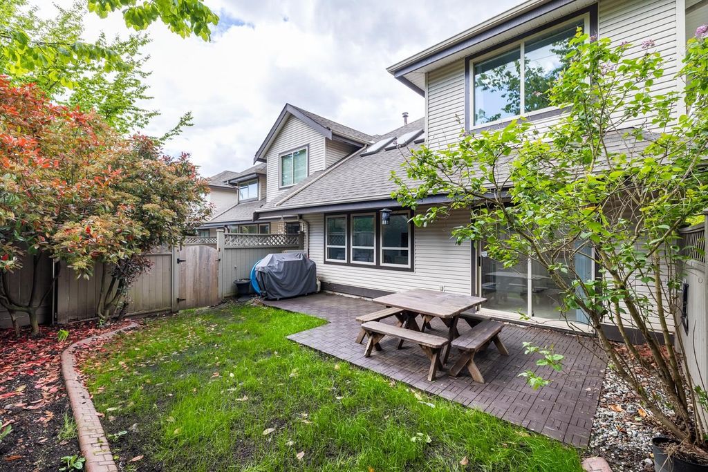 listing image 1103652903962520706