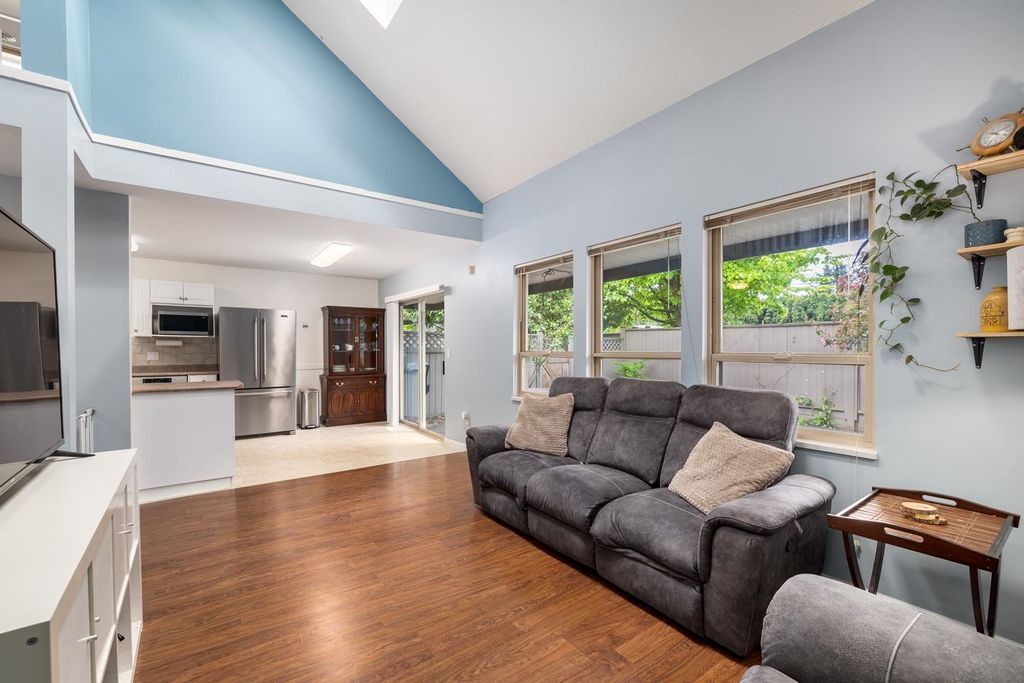 listing image 1108203407366262736