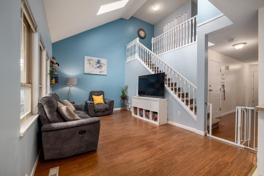 listing image 1107036431789441974