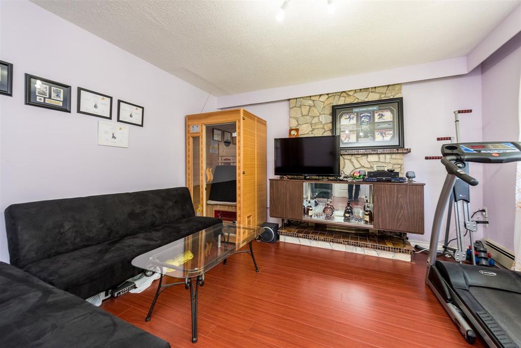 listing image 1108433412360789254