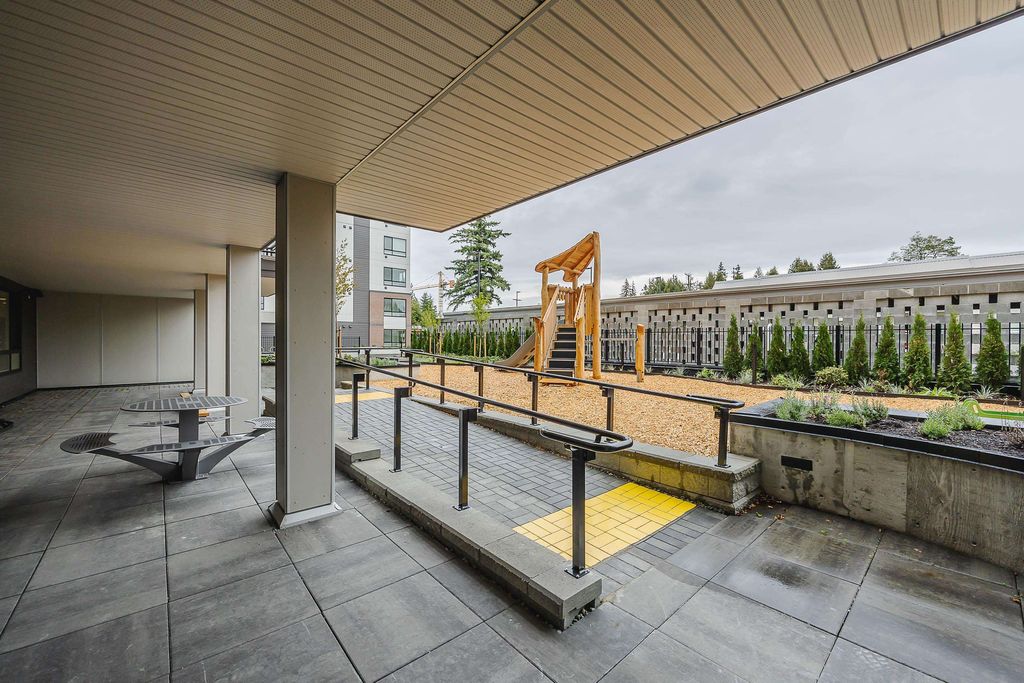 listing image 1106359249975988403