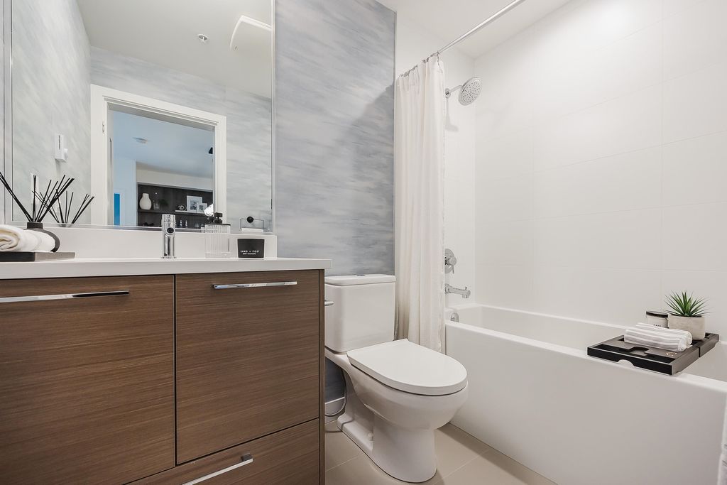 listing image 1101901469817450495