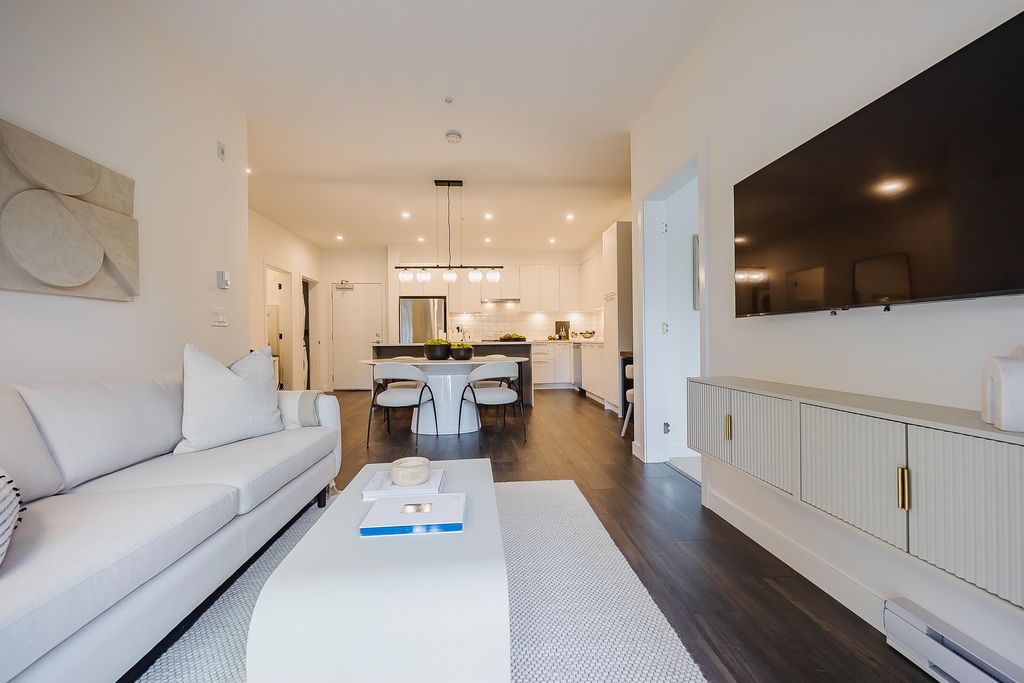 listing image 1102819289890231472