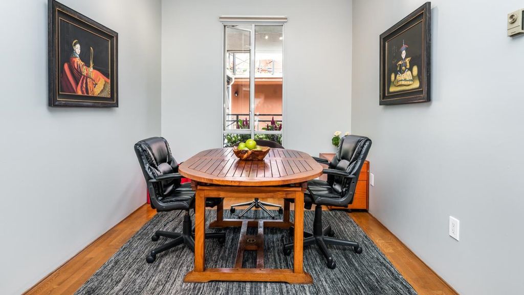 listing image 1100268897285373576