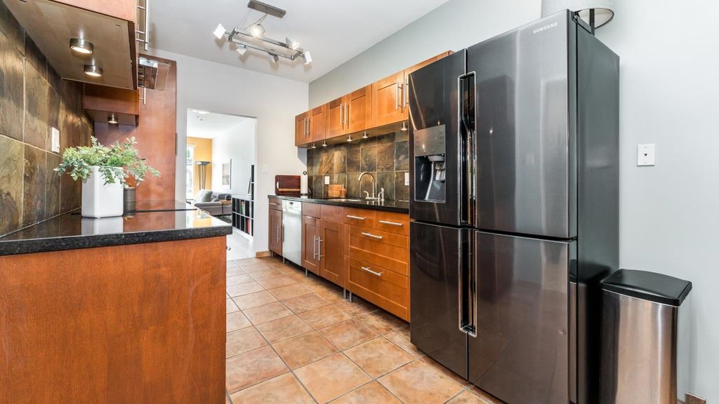 listing image 1106923658495330778