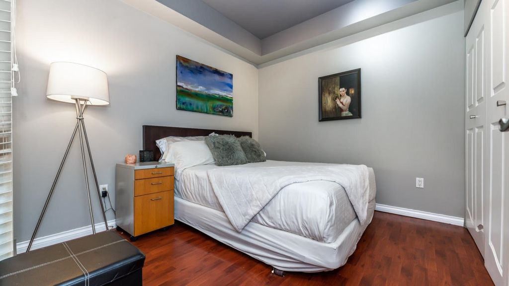 listing image 1106600064864677904