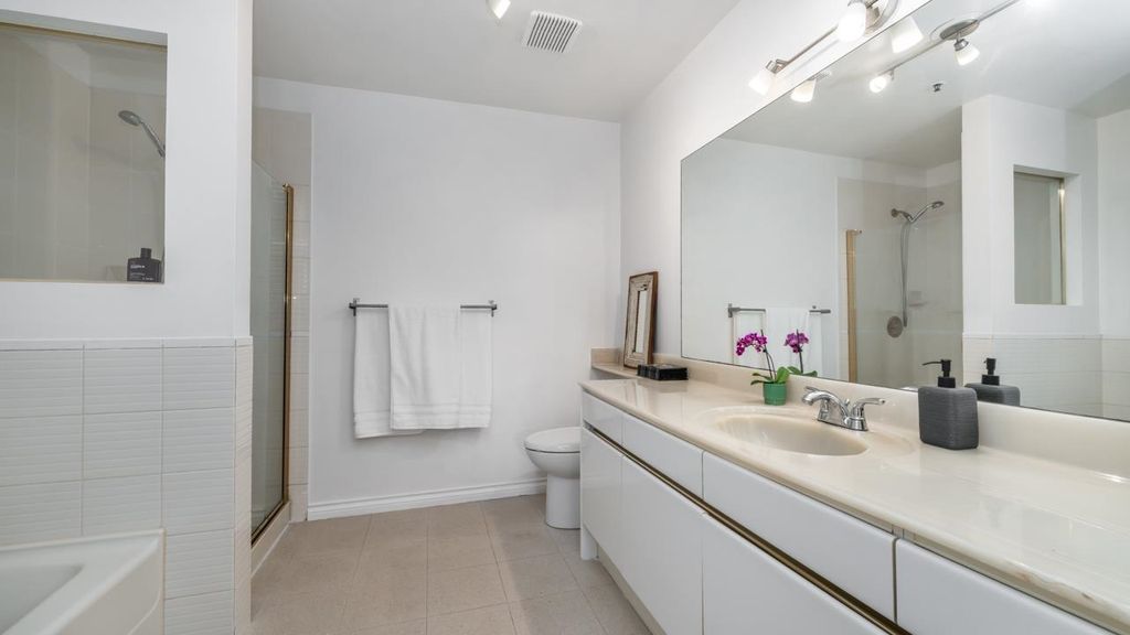 listing image 1100984169450806591