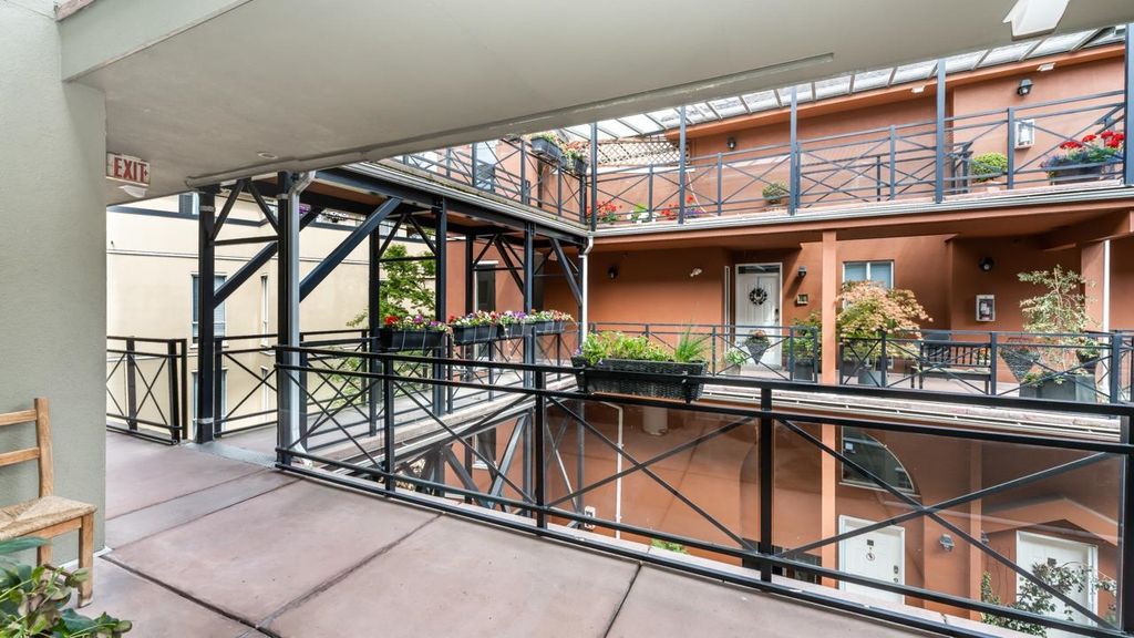 listing image 1101560716392449566