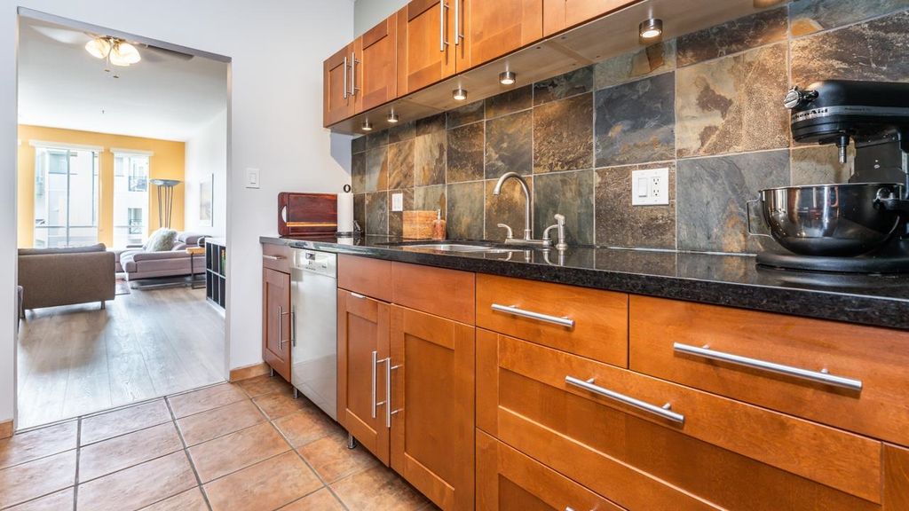 listing image 1103220293807824115