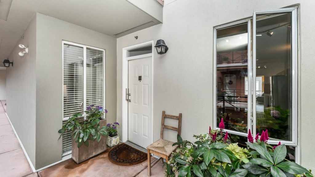 listing image 1102879541846836377