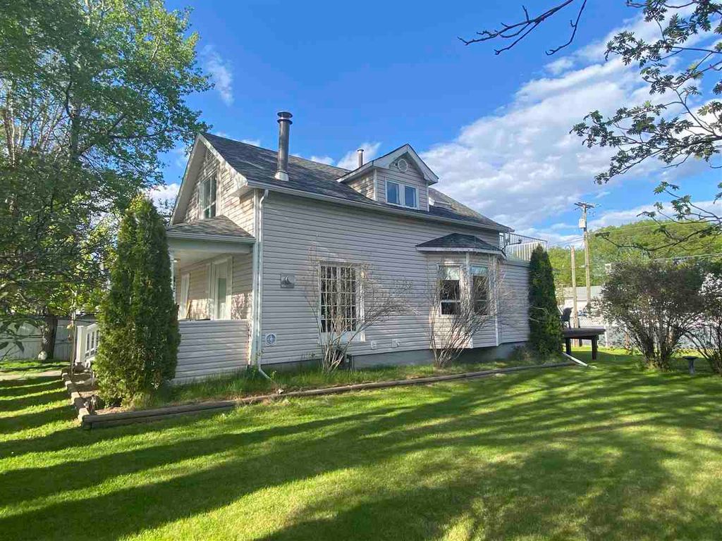 listing image 1107475603240621313