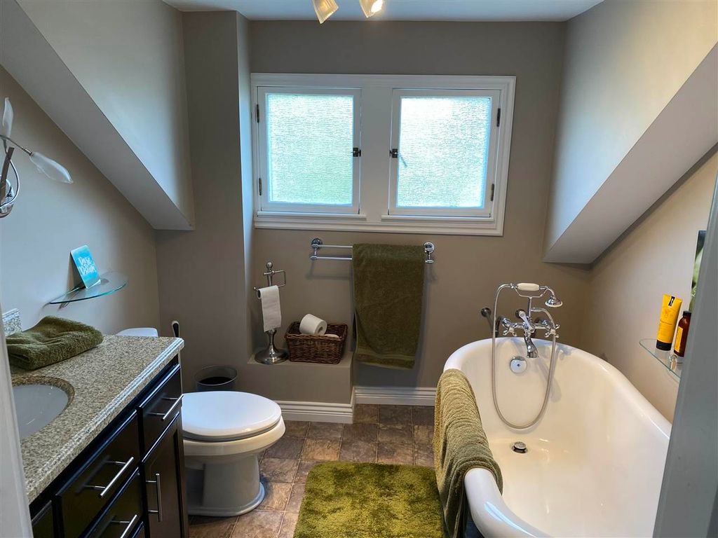 listing image 1108736685754468952
