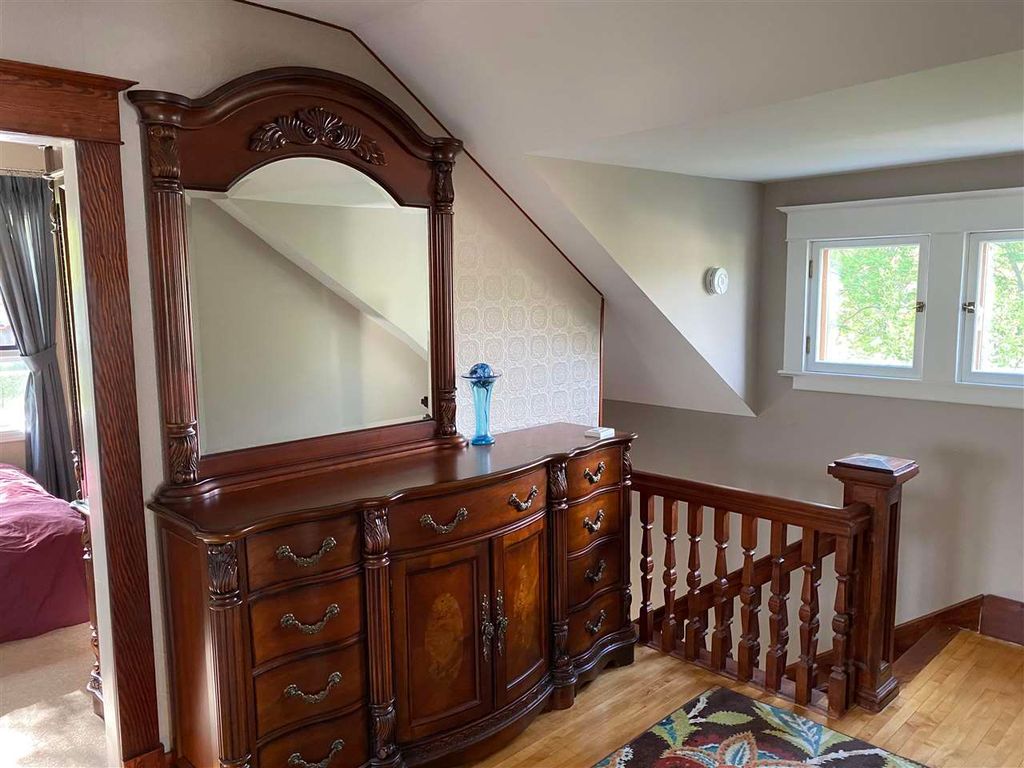 listing image 1107813796062492687