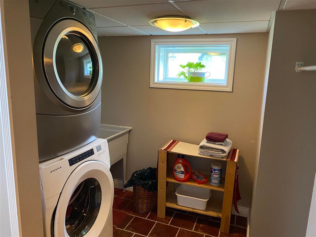 listing image 1101380674227141310