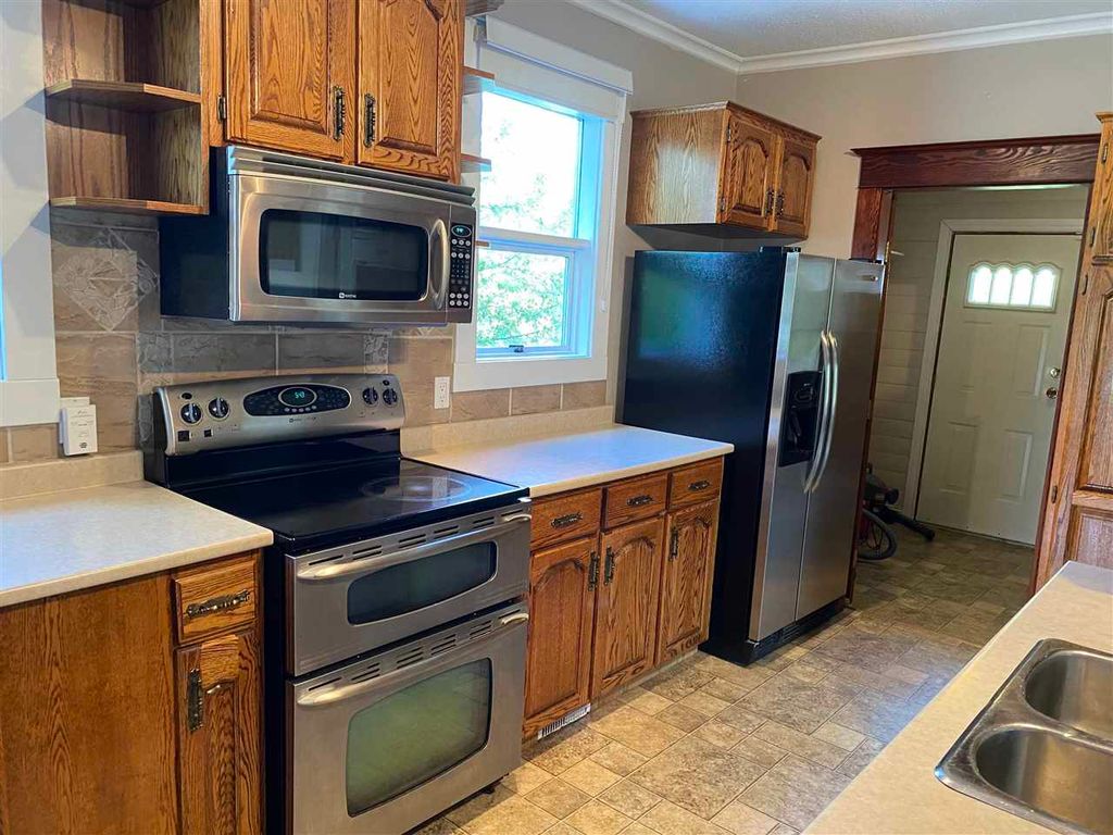 listing image 1100465908558915581