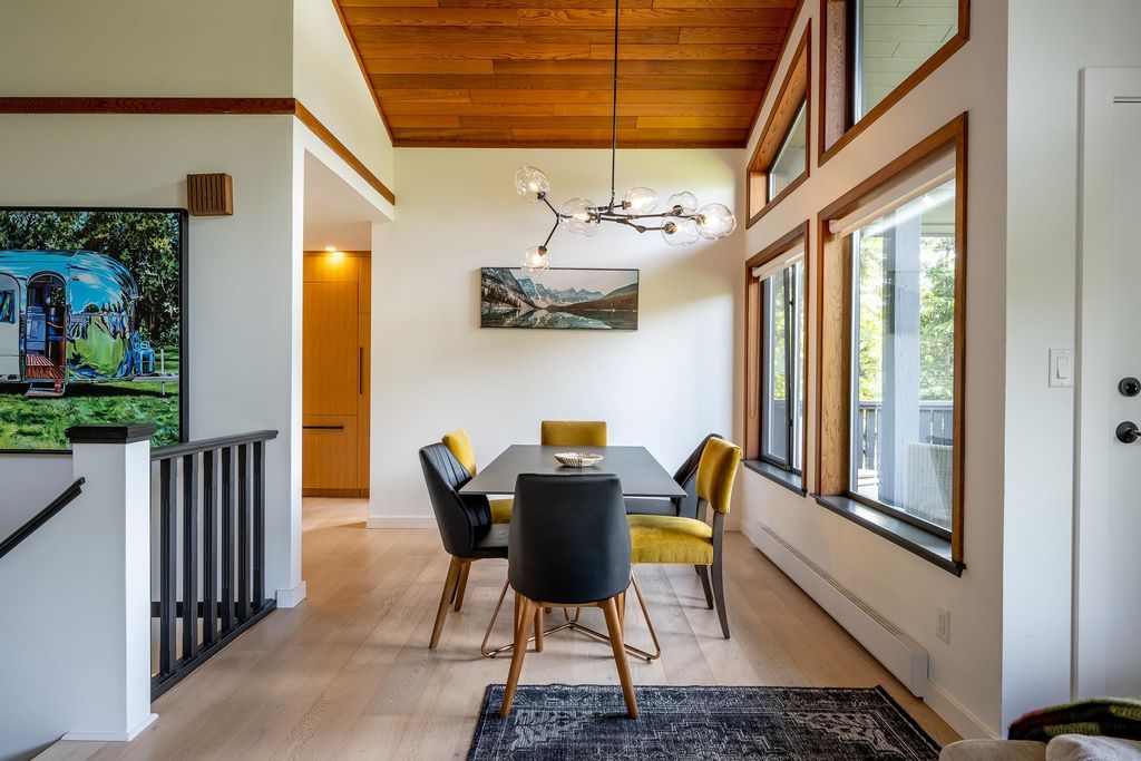 listing image 1102156975515474301
