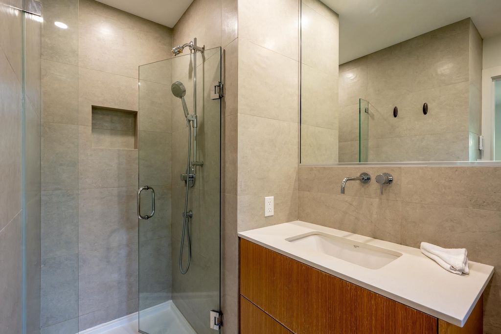 listing image 1104039924067752999