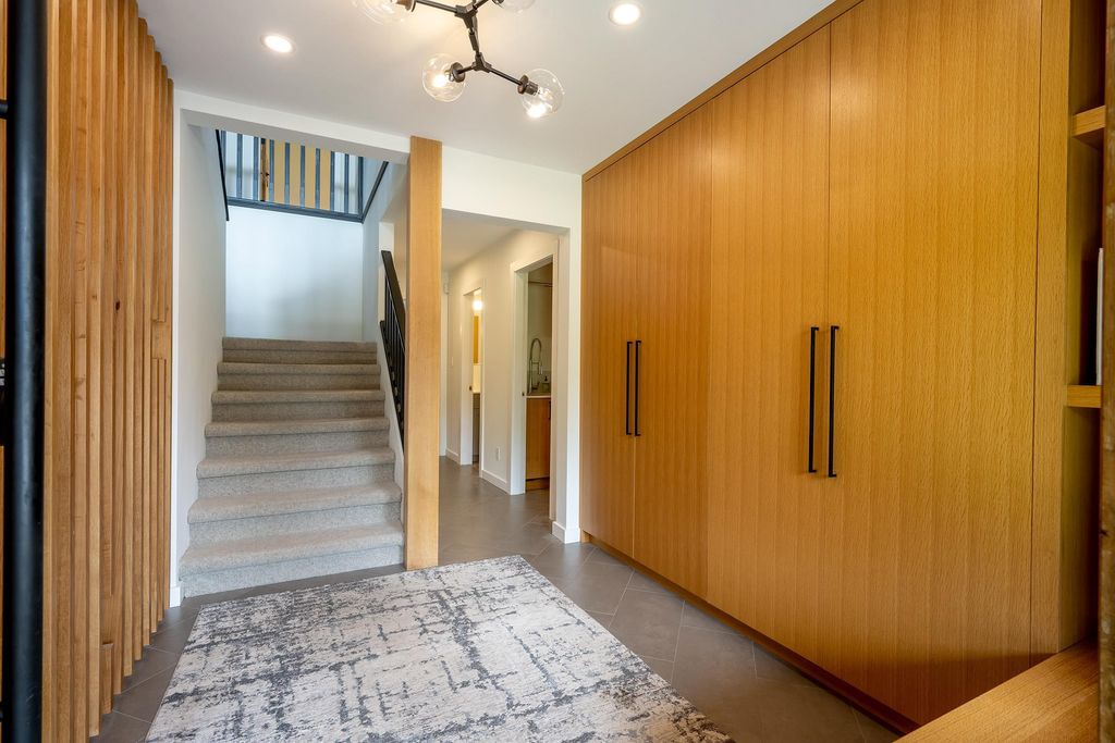 listing image 1100756915609209711