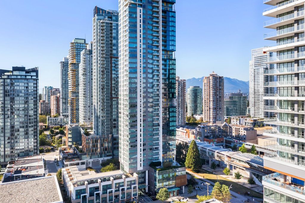 listing image 1106390735045892096
