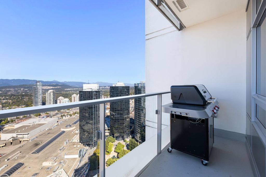 listing image 1101447330058635359