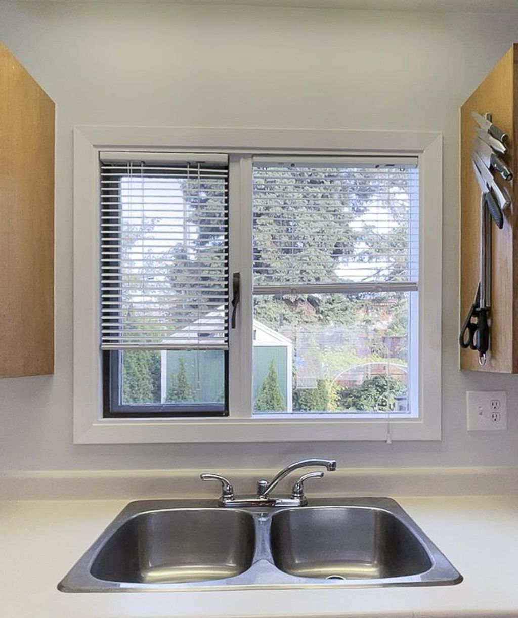listing image 1102280258958435122