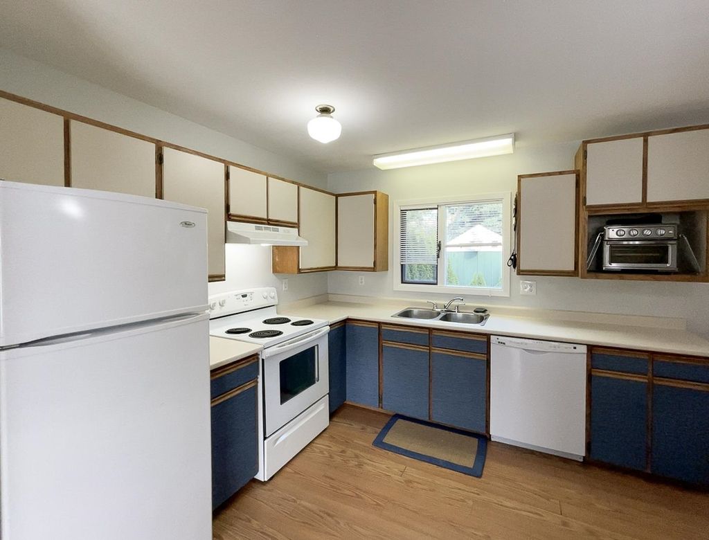 listing image 1102516557813639018