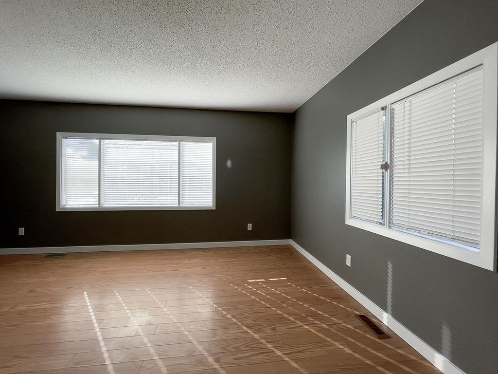 listing image 1100432739028980375