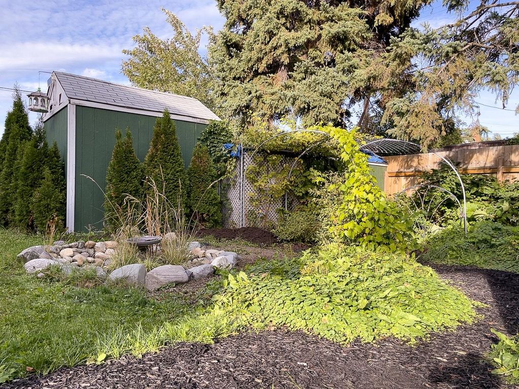 listing image 1106146150526659395